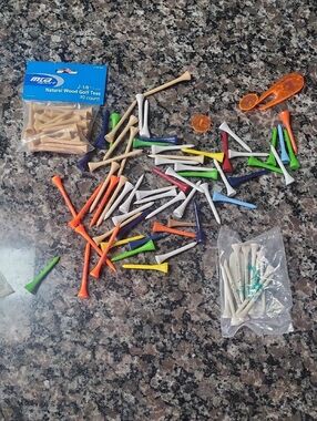 Mixed Color Wooden Golf Tees Pack - Assorted Colors About 70